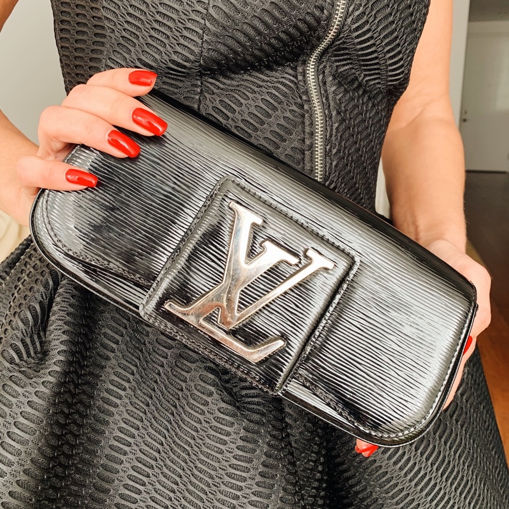 LV Authentic Clutch